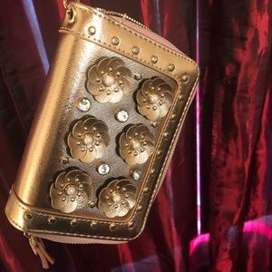 Cute fun wallet/wristlet